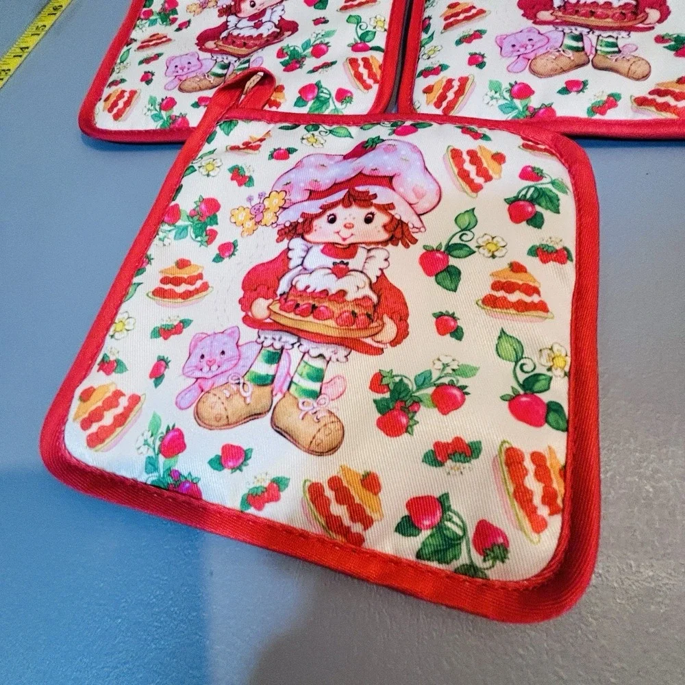 Strawberry Shortcake Licensed Red Pink Kitchen Kawaii Cooking Baking Pot Holder